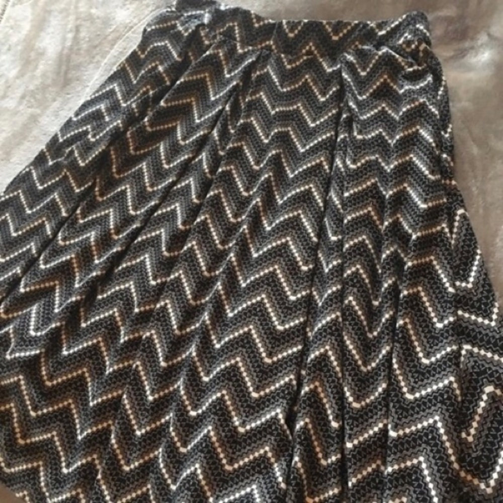 Like New LulaRoe Madison Skirt